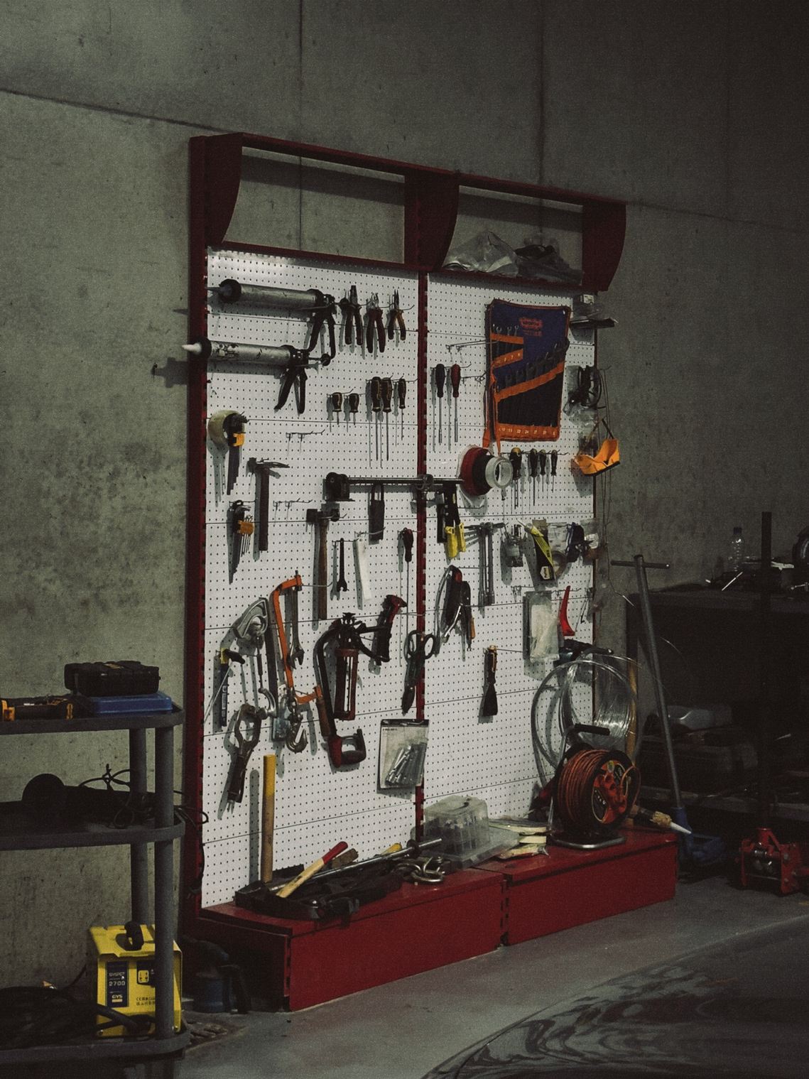 A service bay at Monza SAL
